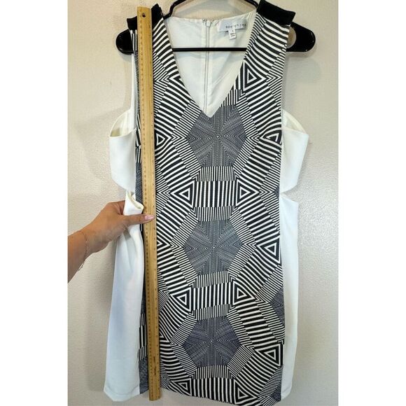 NWT Adelyn Rae Geometric Print Sheath Black & White Mini Dress  Large Women's - Picture 7 of 10